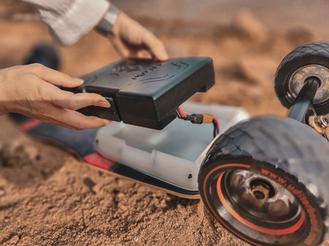 Long Range Electric Skateboard with Swappable Battery