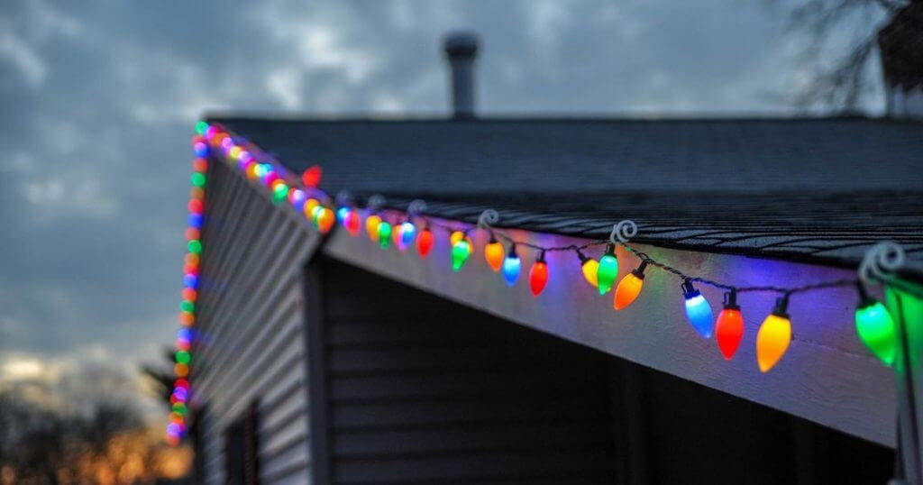 how to hang Christmas lights