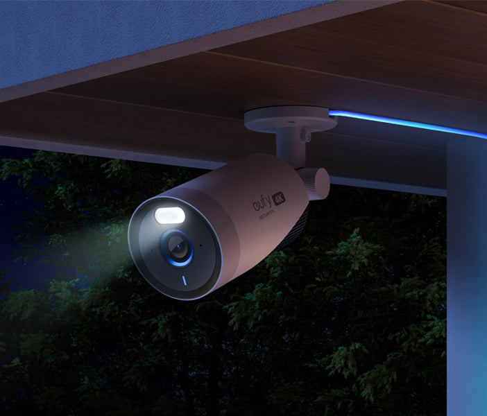  eufy Security Cámara exterior E210, cámara de seguridad todo en  uno con resolución de 1080p, foco, visión nocturna a color, sin tarifas  mensuales, cámara con cable, IP67 resistente a la intemperie, 