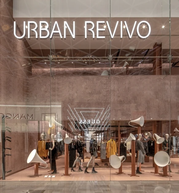 stores-urban-revivo-fashion-influencer