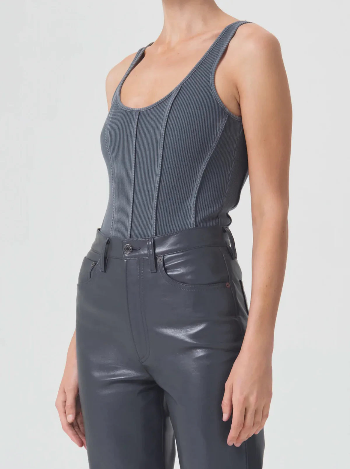 Elna Bodysuit, Gravity