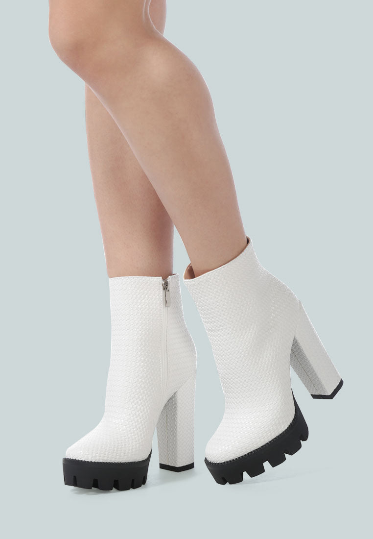 moleski solid textured block heeled boot