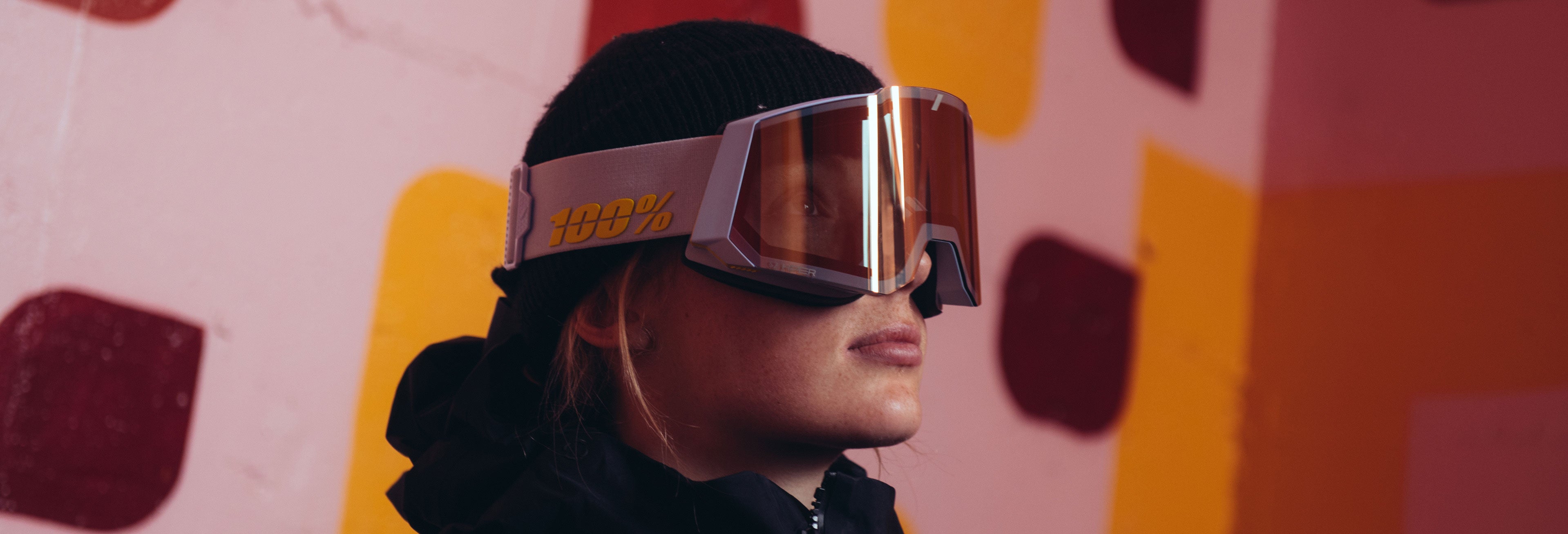 Zoi Sadowski-Synnott en lunettes 100% snowboard
