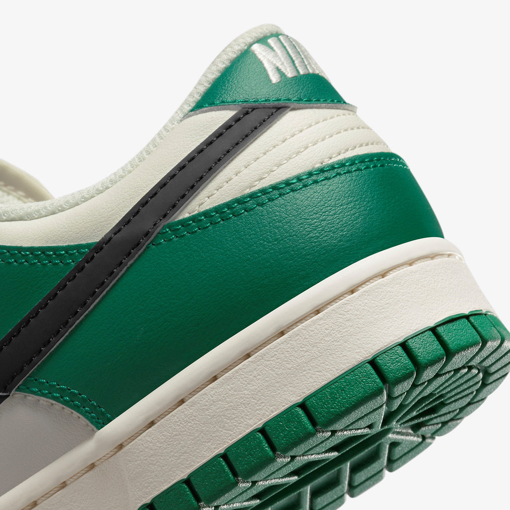 nike dunk low se lottery green