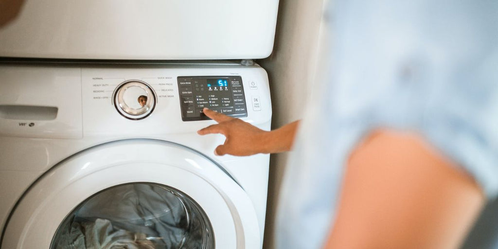 Cómo ahorrar agua - Reduce la cantidad de lavadoras semanalmente