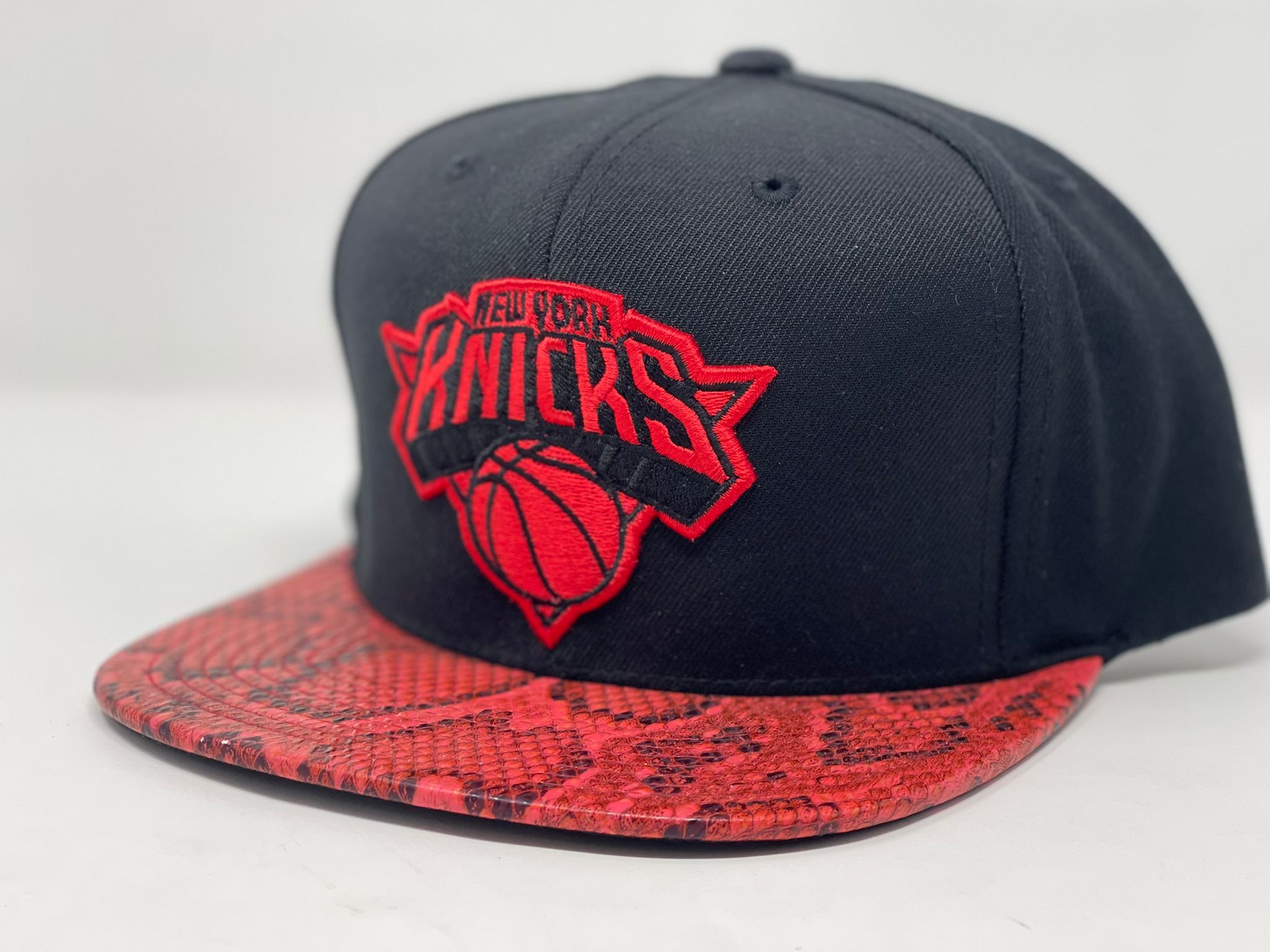 black and red knicks hat