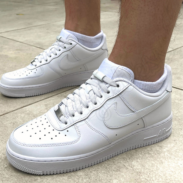 Elastische veters van Agletless op een witte NIKE air force 09