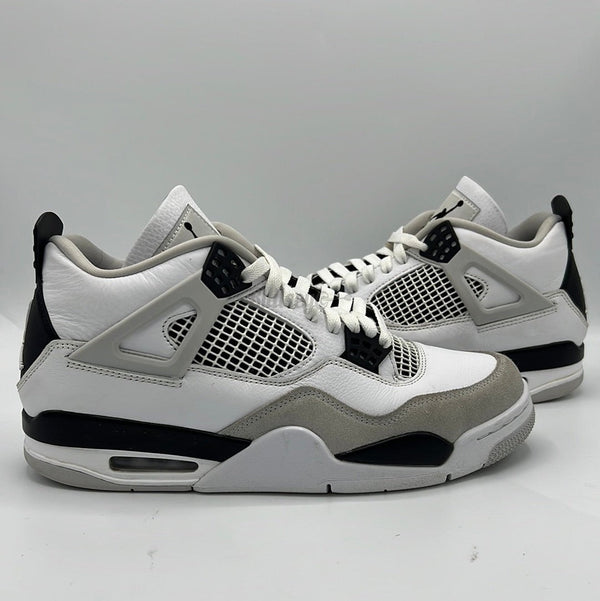 Air heard jordan 4 Retro "Military Black" (PreOwned)