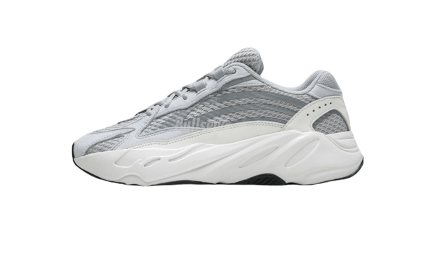 adidas blanches Yeezy Boost 700 V2 Static 600x