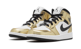 Air Jordan 1 Mid SE "Metallic Gold" GS - Nike Air Jordan V Black Metallic goes for 4K