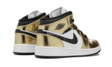 Air Jordan 1 Mid SE "Metallic Gold" GS - Nike Air Jordan V Black Metallic goes for 4K