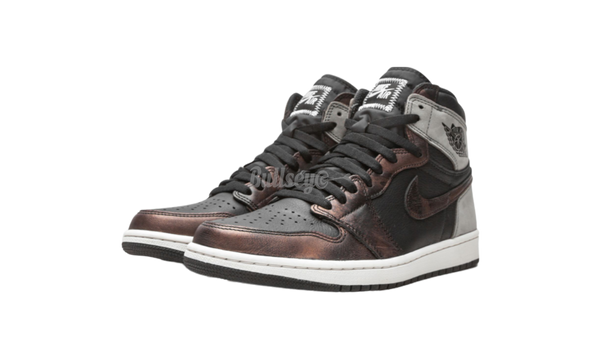 Maintaining the timeless DNA of the LT Court sneaker Retro "Rust Shadow" GS
