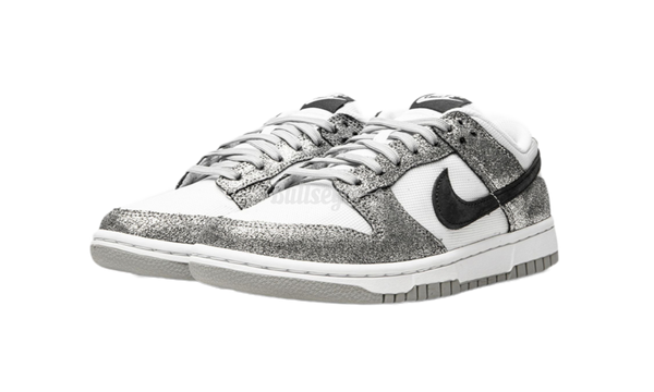 Nike Sportswear CW9301-622 "Metallic Silver"