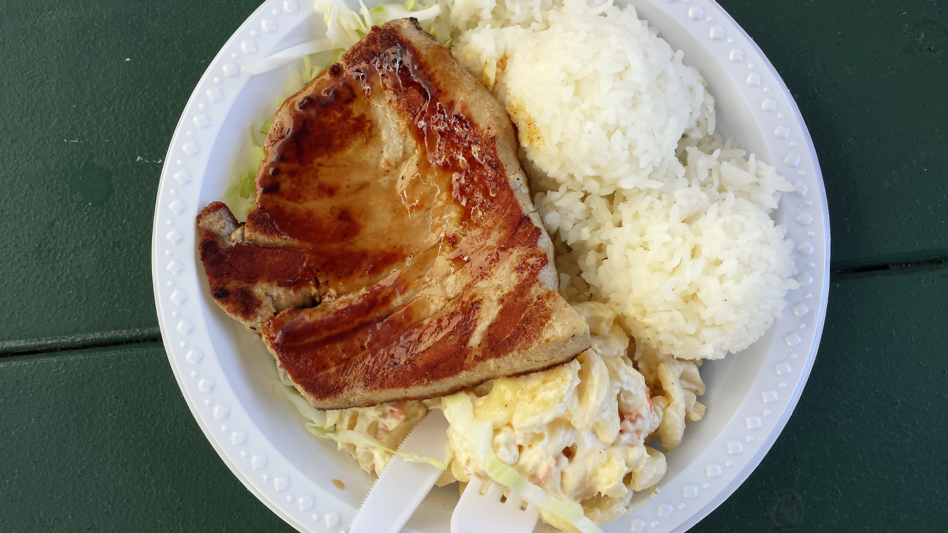 A local plate lunch with fish from Hawaiʻi