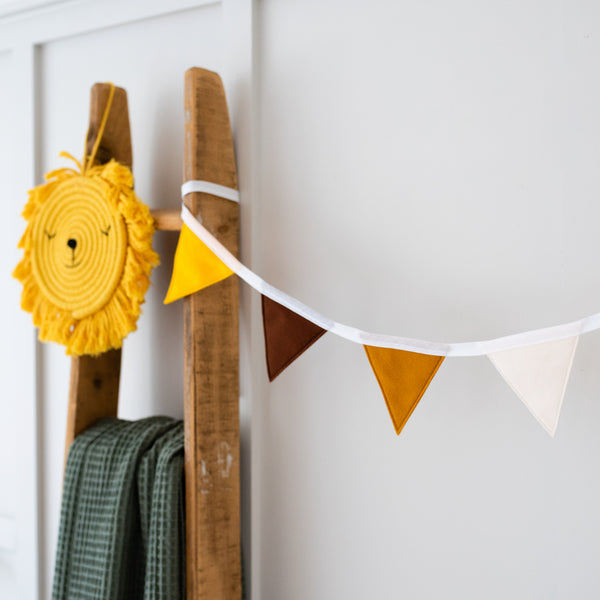 Animal themed neutral nursery