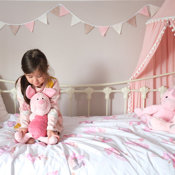 Girl's pink bedroom bunting