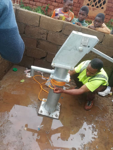 Wasserentnahmestelle beim neu errichteten Brunnen