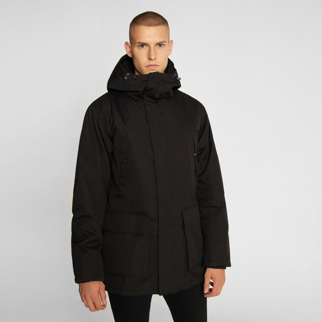 Umweltfreundliche Winterjacke von Dedicated Brand.