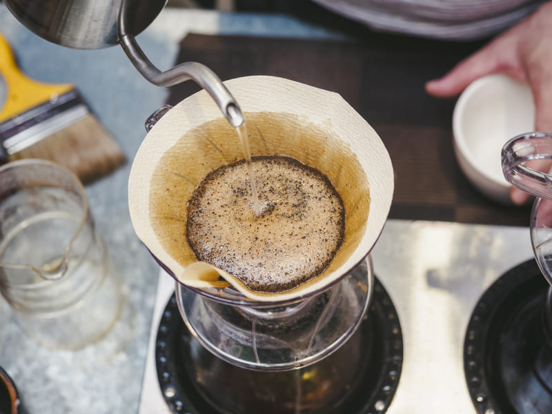 filter-coffee-barista-using-pour-over-method-on-filter-coffee