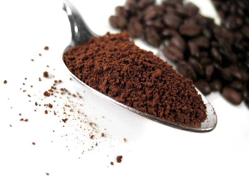 filter-coffee-spoonful-of-coffee-grounds