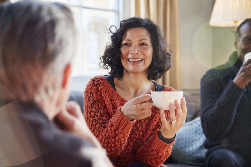 nespresso-coffee-pods-friends-enjoying-coffee-together