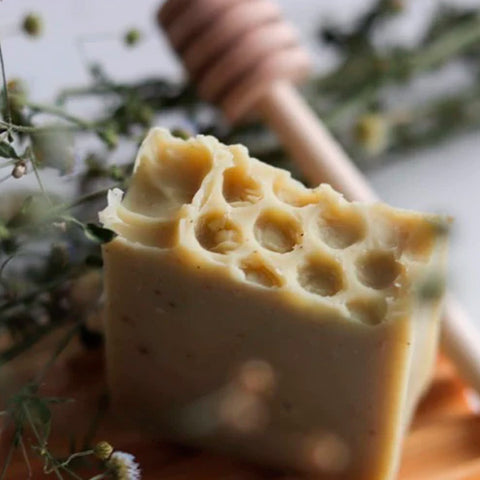 Savon au Miel-chaï et eucalyptus citronné