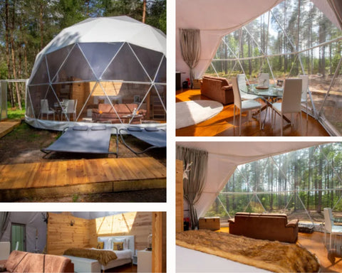 Grande bulle en bois avec un grand lit, chaises, canapé. Des arbres. Fenêtres en forme de triangle. 