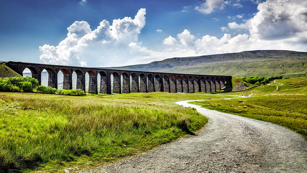 Whernside and Ribblehead Viaduct © Pixabay