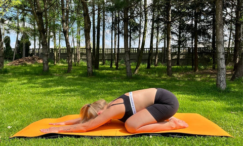 La posture de l'enfant (Balasana)