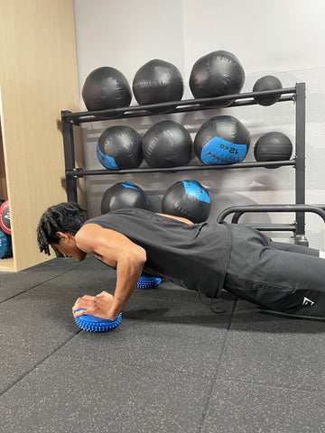 Pompes pour triceps avec Balance Dome