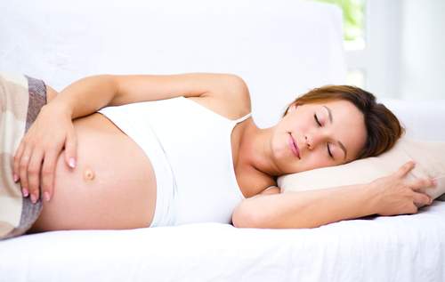 Comment bien dormir enceinte ?