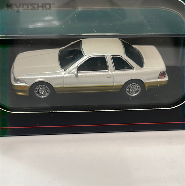 1/64 Kyosho Toyota Soarer White / Gold – Flipn Diecast