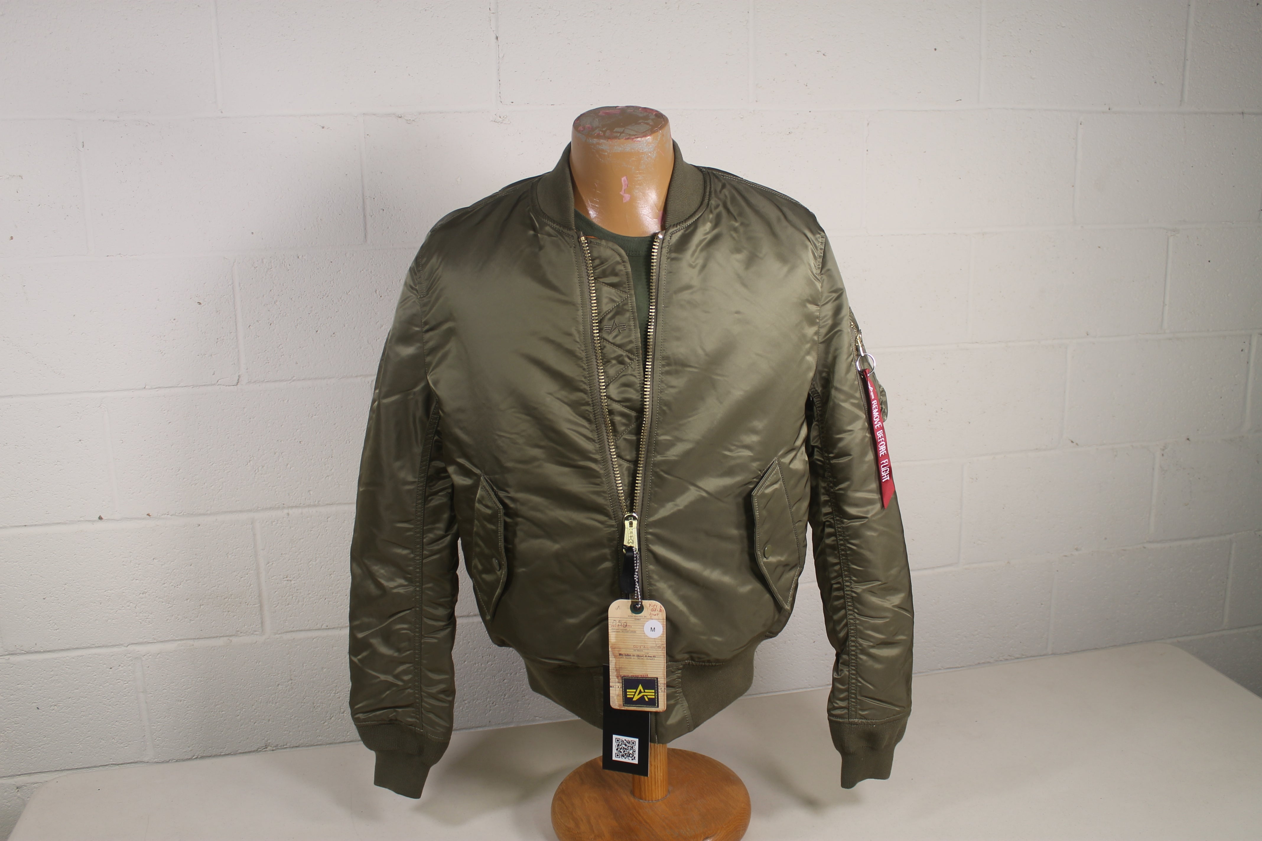 Alpha Industries MA-1 Flight Jacket Slim Fit Vintage Olive
