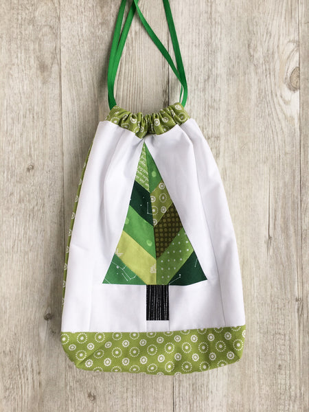 Easy Drawstring Bag Tutorial by Penny Spool Quilts