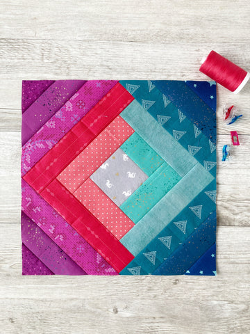 Twisted Log Cabin quilt block pattern, traditionally pieced pattern