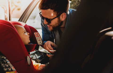 quand bébé danse en voiture