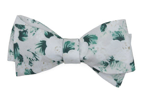 Mumu Weddings - Bouquet Toss Stone Bow Tie featured image