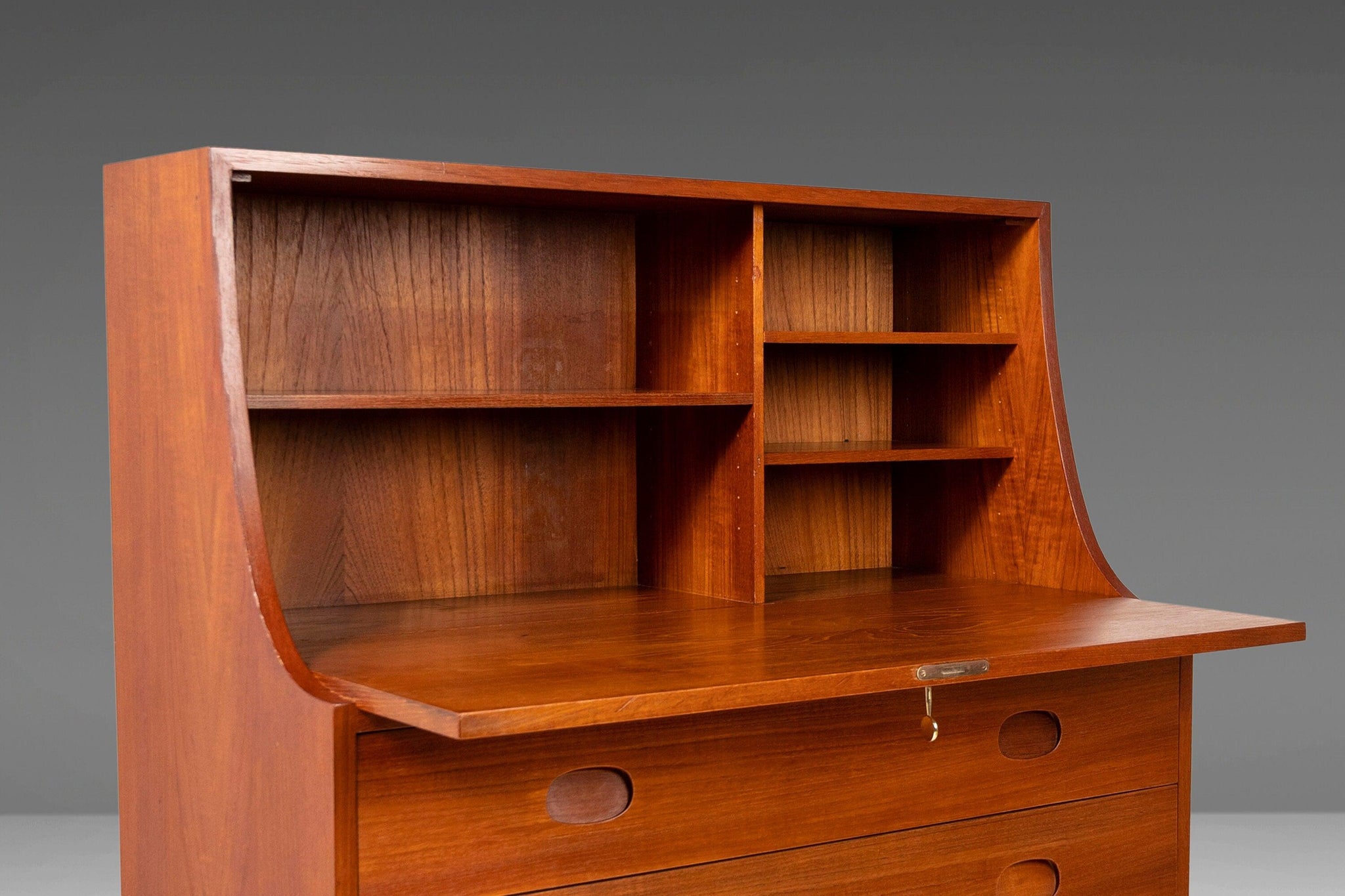 1970 secretary desk