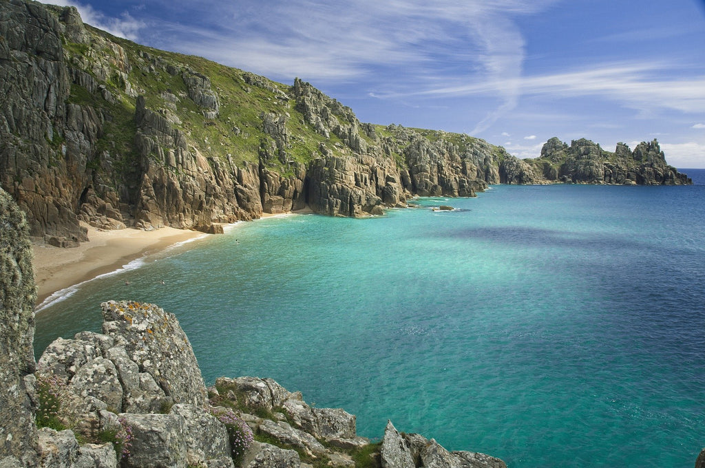 The beautiful cornish coast makes for a great place to visit in the summer and a great holiday destination for the whole family