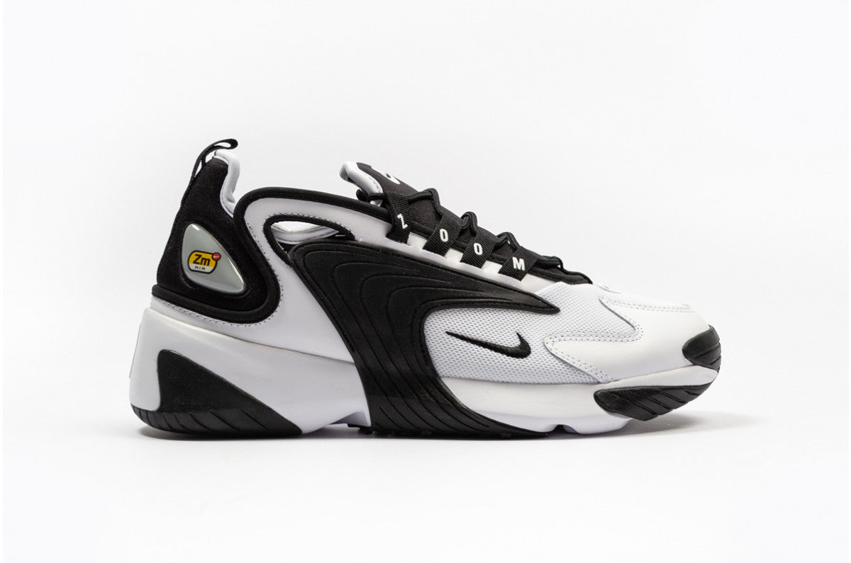 zoom 2k white black