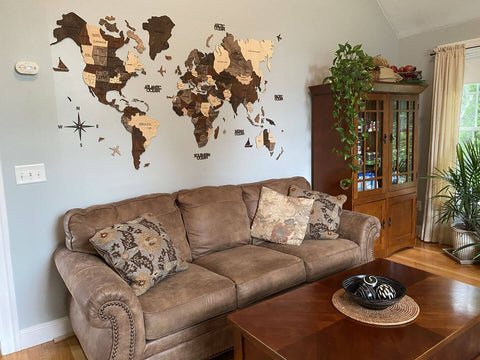 3D Weltkarte  Holz in Multicolor in einem Wohnzimmer