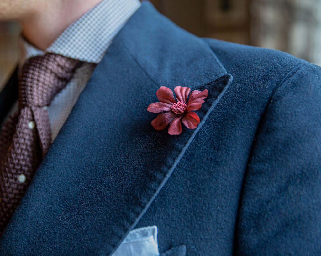 Boutonnière aus Seide im Onlineshop für Luxus-Herrenaccessoires