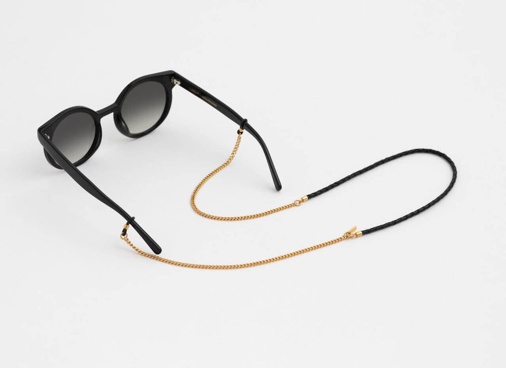 Schwarze Sonnenbrille mit Brillenband von Lunettes Selection, Berlin