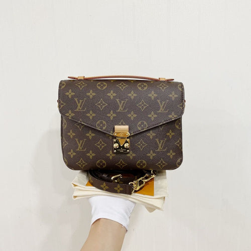 Louis Vuitton Go-14 metal icon PM bag – Toronto Lux Market