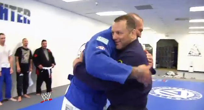 Former WWE Wrestler Dave Batista Promoted To BJJ Purple Belt By Cesar  Gracie, Bjj Eastern Europe