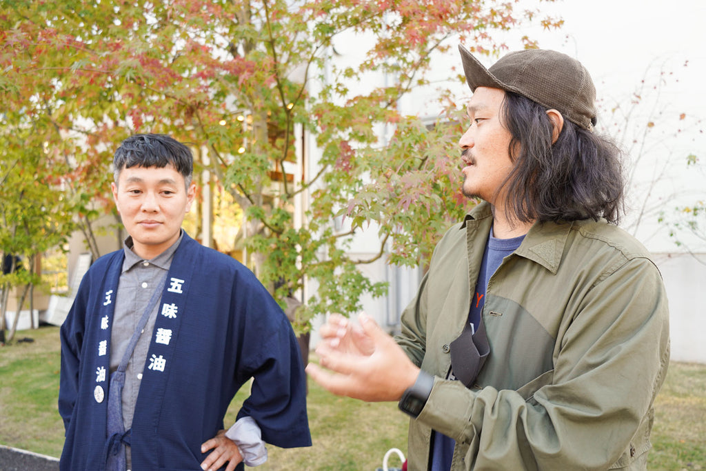 五味醤油の五味さん、アウトドアと旅のコンセプトショップPurveyorsの小林さん