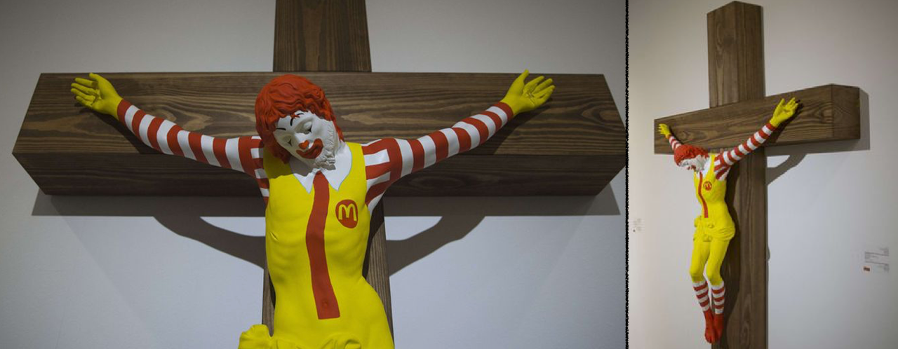 Le Clown McDonalds crucifie