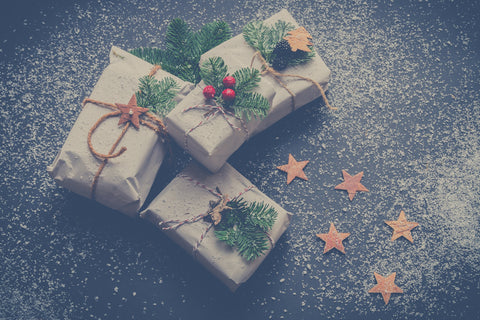 10 ways to wrap Christmas presents without the waste