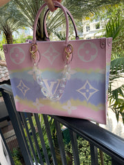 Organize my bag, iridescent handbag chain on a LV Onthego handbag