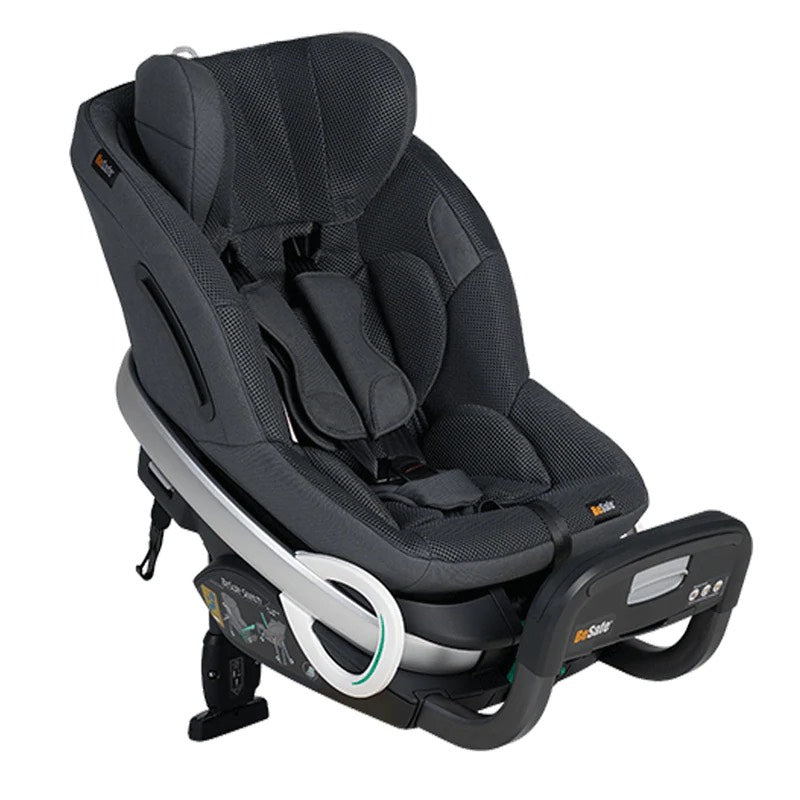 CAR SEAT FOOTREST - a brilliant idea for your child from KneeGuardKids.UK 